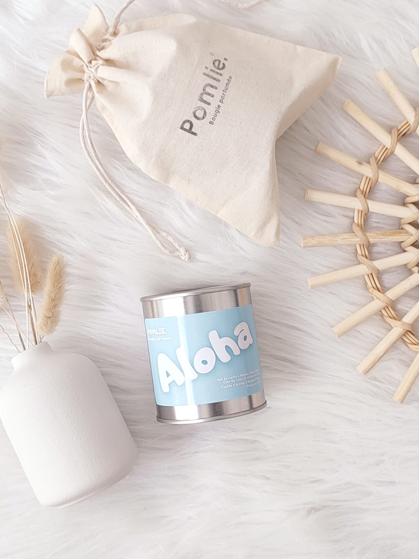 Bougie éthique Aloha accompagné de son sachet en coton